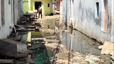 झांसी: तालपुरा वार्ड नंबर दो की सड़क खोदकर ठेकेदार ने छोड़ा आने जाने वाले लोग हो रहे हैं परेशान #jansamasya