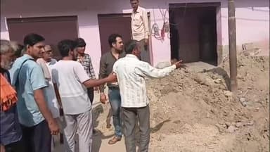 मथुरा: वार्ड 27 की स्थिति है बदहाल, परेशान लोगों ने पार्षद का किया घेराव #jansamasya