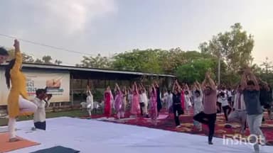 बारां: कोटा रोड विवेकानंद पार्क में योग एवं ध्यान के कार्यक्रम में बारां वासियों ने उत्साह से भाग लिया