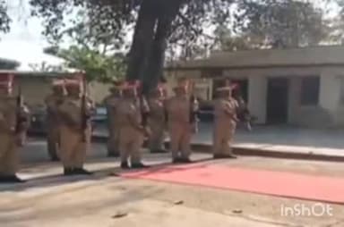 देसूरी: सादड़ी में थाने का निरीक्षण करने पहुंचे एडीजी सतर्कता, मालखाना, स्टाफ क्वार्टर व जब्त वाहनों की स्थिति की ली जानकारी