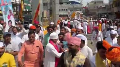 सागर नगर: श्री गौराबाई दिगंबर जैन मंदिर से निकला चल समारोह, जगह-जगह फूलों से हुआ स्वागत