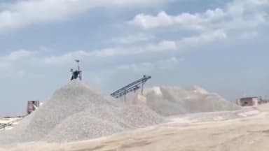 झांसी: ग्राम मरोड़ी के व्यक्ति की स्टोन क्रेशर से ट्रक गिरने से हुई मौत, झांसी में हुआ पोस्टमार्टम