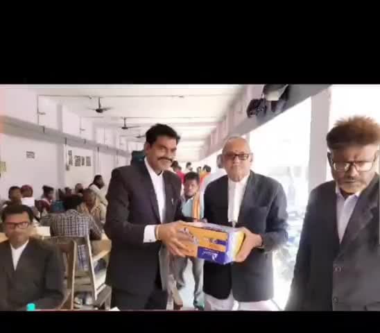 #एडवोकेट_डॉ_एस_एम_झा अपने अधिवक्ता साथियों के साथ...#कानूनी_सेवा_हेतु बेझिझक संपर्क करें Dr S M Jha Advocate #8757321840