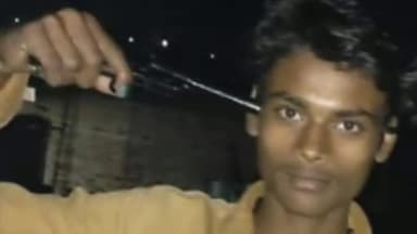 चेरिया बरियारपुर: सकरवासा पंचायत वार्ड संख्या 5 के युवक का हथियार के साथ फोटो वायरल