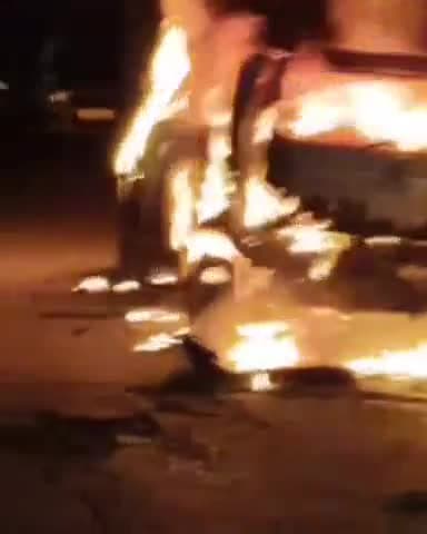 कानपुर: बजरिया थाना क्षेत्र के पुराने सीसामऊ इलाके में एक कार में लगी भीषण आग