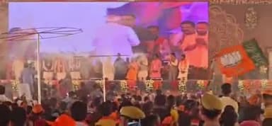 वाराणसी में प्रधानमंत्री नरेन्द्र मोदी ने 3900 करोड़ की 44 परियोजनाओं का शिलान्यास और लोकार्पण किया