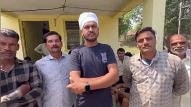 नरसिंहपुर: बिजली की समस्या को लेकर भारतीय किसान यूनियन के बैनर तले किसानों ने तिन्दी पावर हाउस में किया प्रदर्शन  #jansamasya