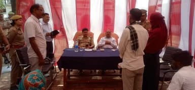 बलरामपुर जनपद में ललिया थाना समाधान दिवस में डीएम पवन अग्रवाल व एसपी विकास कुमार ने सुनी जनसमस्याएं शीघ्र निराकरण करने क