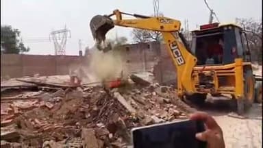 सिराथू: श्री का पुरवा में सरकारी जमीन पर किए गए कब्जे को लेकर चला राजस्व का बुलडोजर, खाली कराई गई कब्जे की जमीन