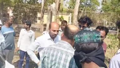 मंदसौर: पीजी कॉलेज के पास बिजली ऑफिस के सामने लोडिंग वाहन ने कार चालक को टक्कर मारी, कार चालक घायल, मामला दर्ज