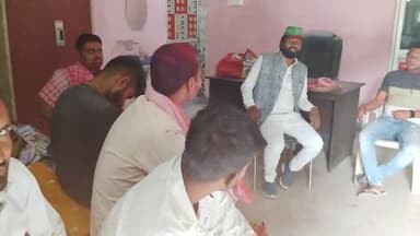 RJD और श्री लालु यादव जी और भावी CM Tejashwi Yadav जी के छोड़ बिहार में कोई वीर पैदा नहीं हुआ न होगा जो पटना गांधी मैदान को भर दे, जनता हैं मुंड बन गई है CM तय है बस चुनाव का इंतजार है- मुकेश यादव
#लौरिया_विधानसभा