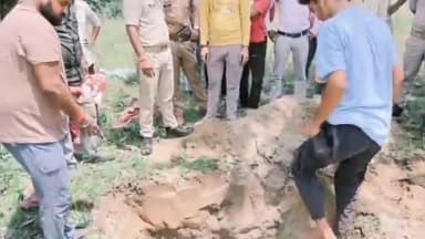 पूरनपुर: खमरिया पट्टी गांव के पास खेत में मिले गोवंश के अवशेष, हिन्दू संगठन में रोष, सूचना पर पहुंची पुलिस, जाँच में जुटी