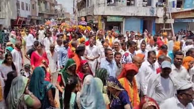 मंदसौर: श्री कृष्ण ग्वाला गवली यादव समाज ने नयापुरा से गंगा कलश पूजन के लिए निकाला चल समारोह