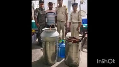 छौड़ाही: मटिहानी गांव से 40 लीटर महुआ शराब के साथ कारोबारी गिरफ्तार