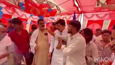 बरौली: कल्याणपुर पंचायत में डॉ. भीमराव आंबेडकर की जयंती पर पूर्व विधायक ने केक काटा