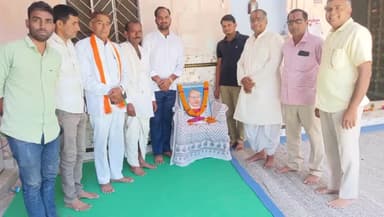 टहला : क्षेत्र के घाटडा में बाबा साहेब भीमराव अम्बेडकर की जयंती मनाई गई ।