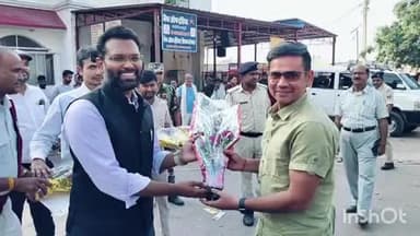 थावे: थावे मंदिर परिसर में विकास कार्य का निरीक्षण, पर्यटन विभाग के प्रबंध निदेशक और डीएम रहे मौजूद