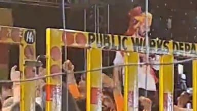 मंदसौर: मंदसौर चंद्रपुरा मेला ग्राउंड में मंदिर प्राण प्रतिष्ठा महोत्सव के दौरान भजन गायक गोकुल शर्मा की हुई भजन संध्या