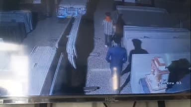 लाडपुरा: शहर में मार्बल स्टॉक में घुसे चोर व लॉक तोड़कर पिकअप ले गए, CCTV फुटेज हुआ वायरल