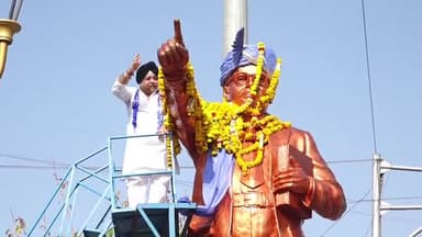 इंदौर: अंबेडकर जयंती पर कांग्रेस ने किया माल्यार्पण, शहर अध्यक्ष ने वक्फ बिल और दिग्विजय सिंह के पोस्टर पर किया पलटवार