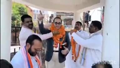 बलरामपुर: बाबा साहब भीमराव अंबेडकर की जयंती पर उनकी प्रतिमा पर श्रद्धा सुमन अर्पित कर माल्यार्पण किया गया