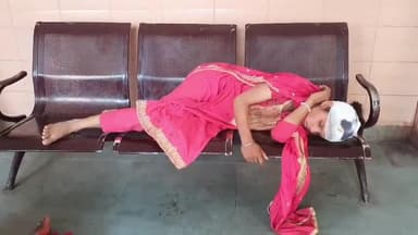 रामपुर: केसोनगली गांव में मामूली बात को लेकर दो पक्षों में मारपीट, घटना में दो व्यक्ति और एक दर्जन महिलाएं घायल हुईं