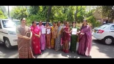 लाडपुरा: मध्यप्रदेश के कछाला में जैन मुनियों के साथ हुई मारपीट के विरोध में महिलाओं ने कलेक्ट्रेट पर किया प्रदर्शन, दिया ज्ञापन