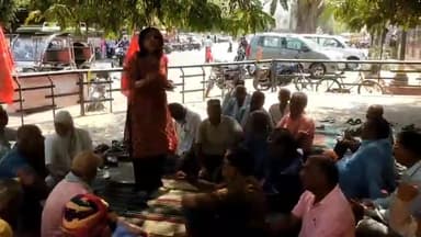 देश-प्रदेश के मजदूरों के सम्मान की लड़ाई बन चुका हैधरना
-दिल्ली से कोटा आकर एआईसीटीयू की महिला मजदूर नेता ने दिया समर्थन