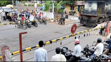 हंसडीहा मैं रेलवे क्रॉसिंग बना लोगो के लिए जंजाल।
#Hansdiha # godda #dumka