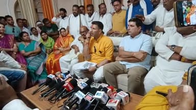 टीकमगढ़: जीतू पटवारी का दावा, भाजपा में शामिल 30 नेताओं के मामले खत्म, ED को मोदी का हथियार बताया