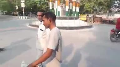 पडरौना: पकड़ी बुजुर्ग में सार्वजनिक रास्ता अवरुद्ध, फरियादी कार्यालयों के चक्कर काट रहे, तहसील समाधान दिवस पर नहीं मिला न्याय