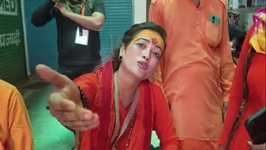 कोल: सिविल लाइन क्षेत्र से पुलिस सुरक्षा के बीच हर्षा रिछारिया की पदयात्रा निकली, यात्रा रोकने से पुलिस ने किया इनकार