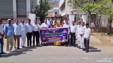 जालौर: शहर के शिवाजी नगर स्थित आयकर कार्यालय के सामने जिला कांग्रेस कमेटी ने केंद्र सरकार के खिलाफ किया विरोध प्रदर्शन