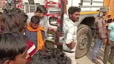 इकौना: कटरा बाईपास चौराहे पर ट्रक की टक्कर से बाइक सवार की मौत, दूसरा घायल CHC से बहराइच रेफर