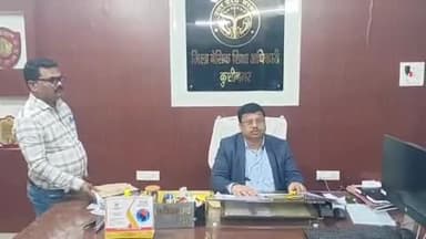 पडरौना: कुशीनगर BSA के खिलाफ हाईकोर्ट ने जारी किया गैर जमानती वारंट, मचा हड़कंप