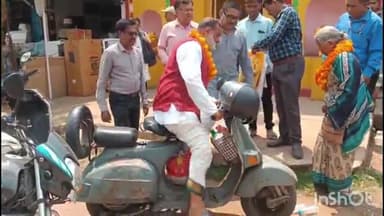 जगदलपुर: 25 साल पुराने स्कूटर में अपनी माता जी को लेकर कन्याकुमारी से कश्मीर की यात्रा के बाद कृष्ण कुमार पहुंचे जगदलपुर