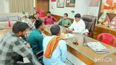 कुरवाई: तहसील क्षेत्र के एक दर्जन से अधिक लोगों ने अपनी समस्याओं के समाधान के लिए विधायक हरि सिंह सप्रे को दिए आवेदन