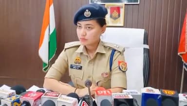 🛑बरेली: स्वयं के पैर में अवैध तमंचे से गोली मारकर पुलिस को झूठी सूचना देने वाले 1 अभि0 को किया गिरफ्तार,Sp south (बाइट)