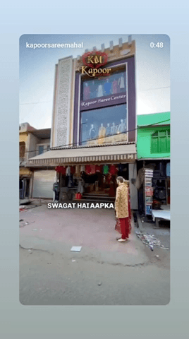 दुल्हन के हर तरह के लहँगे व शरारे उचित दाम पर, कपूर साड़ी महल, जवालानगर रामपुर