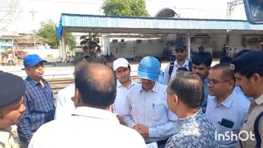 खिरकिया: खिरकिया स्टेशन पर पुनर्विकास कार्यों, स्वच्छता और सुरक्षा व्यवस्थाओं का मूल्यांकन किया गया, अमृत भारत स्टेशन योजना की प्रगति का जायजा लिया गया