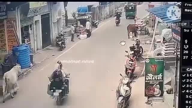 suriya kala road mai 2 lakh chori hua 
Bank se lekar jar raha tha kuch kam se ruk bike khada Kiya tha achan aa dushra bi
