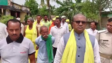 इसुआपुर: सिसवा गांव में दो दिवसीय अखंड अष्टयाम का भव्य कलशयात्रा से हुआ शुभारंभ, तरैया के पूर्व विधायक हुए शामिल