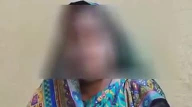 ज्ञानपुर: ज्ञानपुर डीएम कार्यालय के बाबू पर महिला ने लगाया गंभीर आरोप, अश्लील हरकत, गंदी बातचीत और मानसिक उत्पीड़न का आरोप