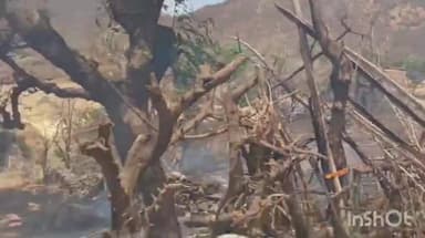 बड़गांव: बड़गांव पंचायत समिति के पराया की भागल गांव में आंगनवाड़ी के पीछे अचानक लगी आग, ग्रामीणों का सामान जला