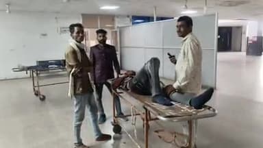 झालरापाटन: गोविंदपुरा गांव में अज्ञात वाहन की टक्कर से बाइक सवार दो युवक गंभीर रूप से घायल, शादी में शामिल होकर लौट रहे थे