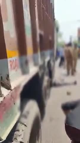 कानपुर: रेल बाजार थाना क्षेत्र के टाट मिल चौराहे के पास ट्रक की चपेट में आने से बाइक सवार की हुई दर्दनाक मौत