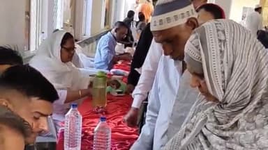 गिर्वा: अलीपुरा मस्जिद हॉल में हज यात्रा पर जाने वाले 165 हाजियों का हुआ टीकाकरण