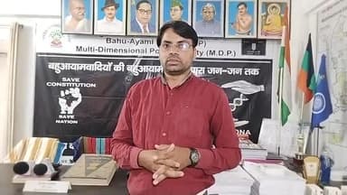 #मुगलो_की_मूर्ति_पर_कालिख पोते जाने पर अब निर्णय दलितो को लेना है कि वह संघ RSS के साथ मे है या #टीपू_सुल्तान के साथ मे