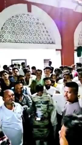 जबलपुर - हर्ष फायरिंग पर कार्यवाही से हंगामा
कोतवाली थाने में कांग्रेस कार्यकर्ता ने किया घेराव। 
#firing #ruckus #jabalpur #congress #jabalpur #palpalindianews