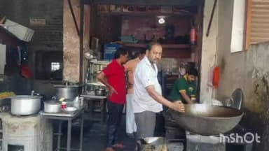 बिजनौर: बिजनौर में शक्ति चौक स्थित मिठाई की दुकान में अज्ञात चोरों ने की हजारों की चोरी